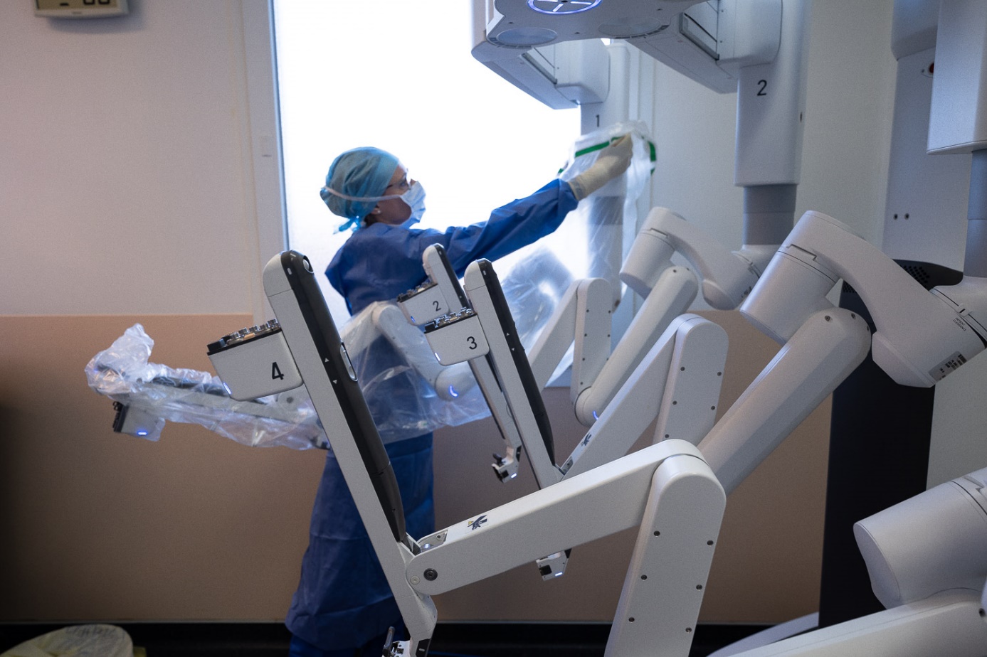 Robotic Surgery, Dr. Bruto RANDONE, Digestive Surgeon Paris, France